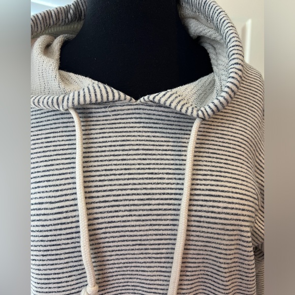 O’NEILL LIKE NEW! UNISEX NAVY STRIPED HOODIE SIZE LARGE - Picture 4 of 9